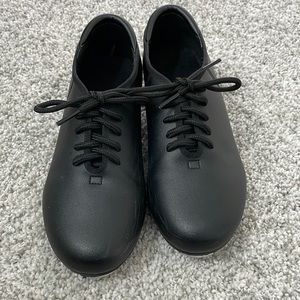Linodes lace up tap shoes